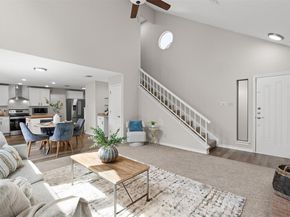 11310 Spicewood Club DR 19, Austin TX 78750