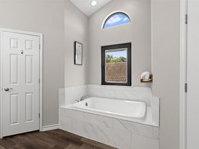 11310 Spicewood Club DR 19, Austin TX 78750