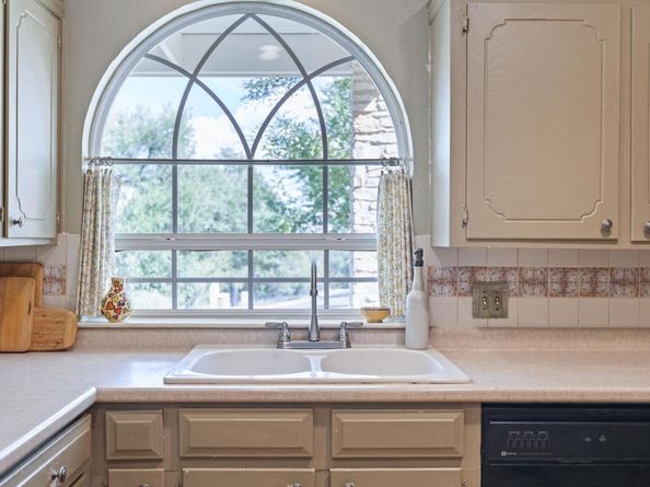 820 Castle Ridge RD, Austin TX 78746