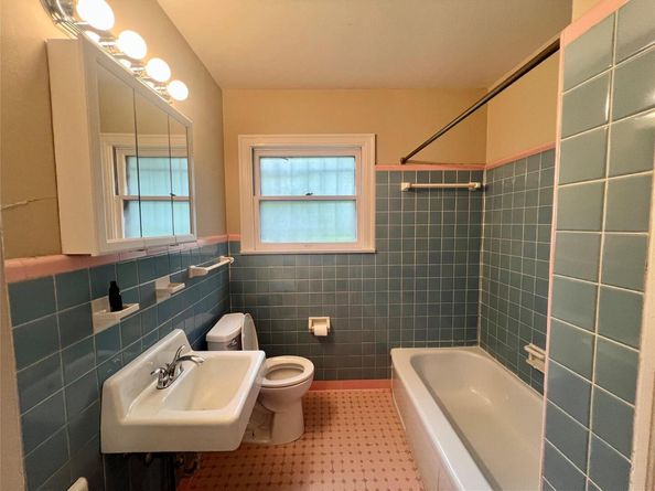 1808 E 38 1/2 St, Austin TX 78722