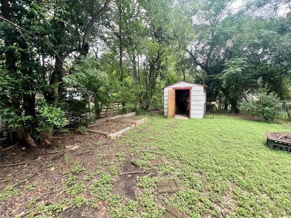 1808 E 38 1/2 St, Austin TX 78722