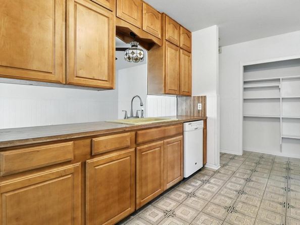7505 Forest Wood RD, Austin TX 78745