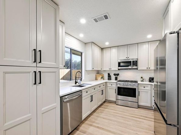 7107 Teaberry DR, Austin TX 78745