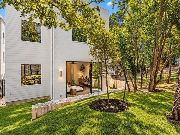 2704 Estonia PATH, Austin TX 78741