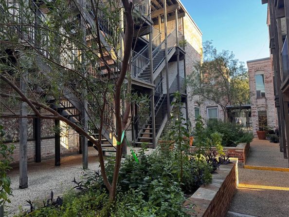 6501 E Hill DR 201, Austin TX 78731