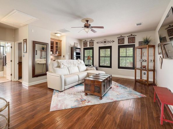4332 Teravista Club DR 16, Round Rock TX 78665
