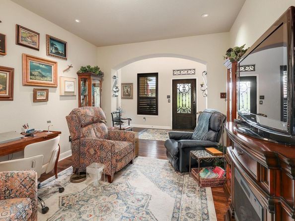 4332 Teravista Club DR 16, Round Rock TX 78665