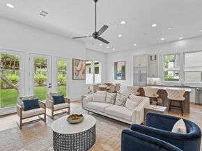 1719 Spyglass DR 14, Austin TX 78746