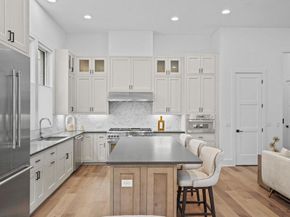 1719 Spyglass DR 14, Austin TX 78746