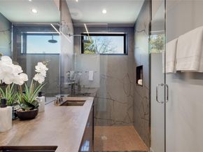 107 W Johanna ST A, Austin TX 78704