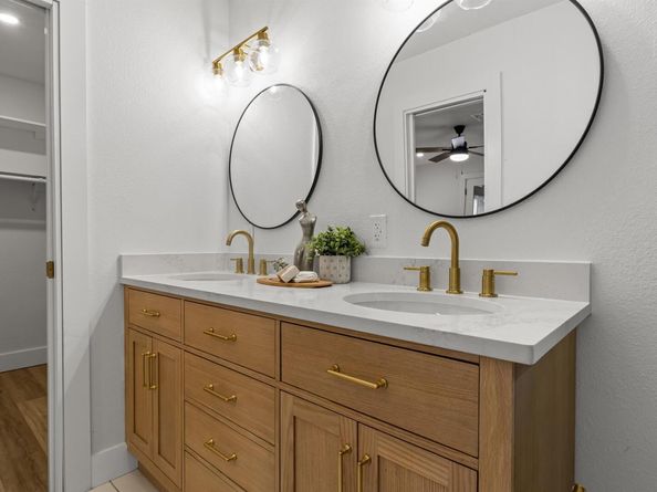 11004 Rustic Manor LN, Austin TX 78750