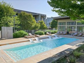 2733 Dulce LN 602, Austin TX 78704