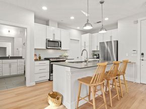 2733 Dulce LN 602, Austin TX 78704