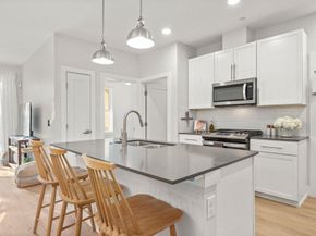 2733 Dulce LN 602, Austin TX 78704