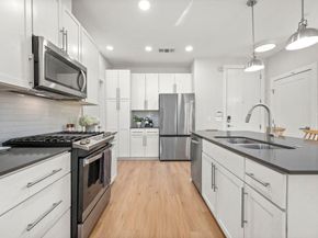 2733 Dulce LN 602, Austin TX 78704