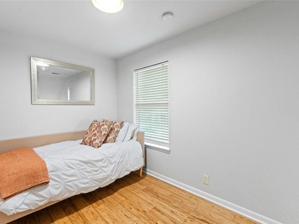 1304 Alamo ST, Austin TX 78702