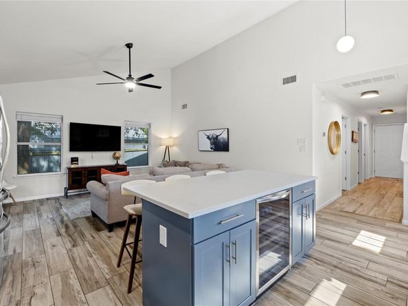 1304 Alamo ST, Austin TX 78702