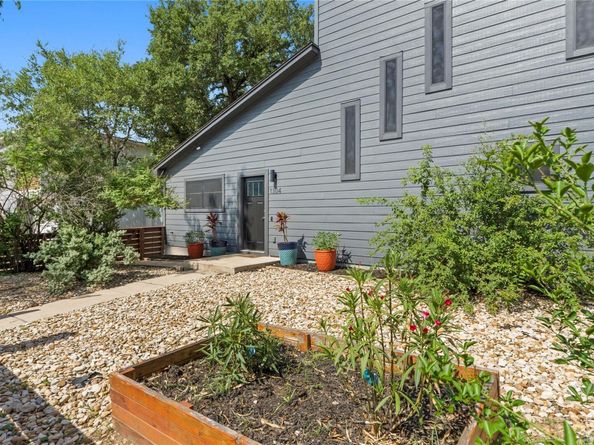 1304 Alamo ST, Austin TX 78702