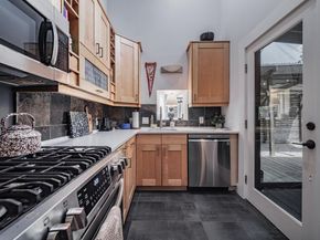2928 E 13th ST B, Austin TX 78702