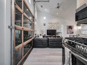 2928 E 13th ST B, Austin TX 78702