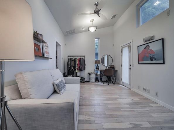 2928 E 13th ST B, Austin TX 78702