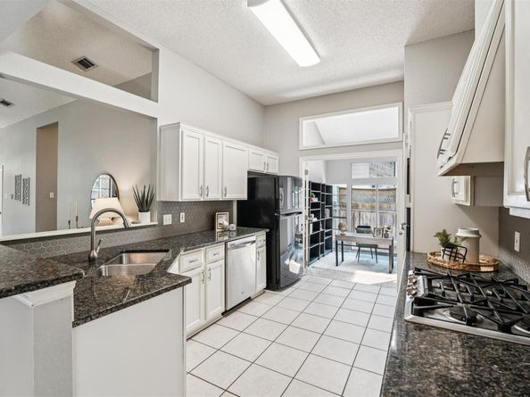 8204 Cahill DR, Austin TX 78729