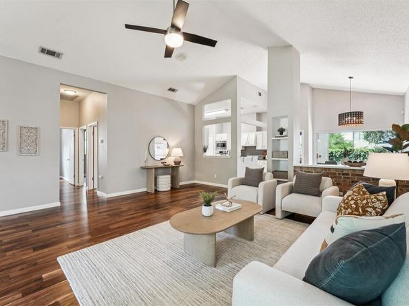 8204 Cahill DR, Austin TX 78729