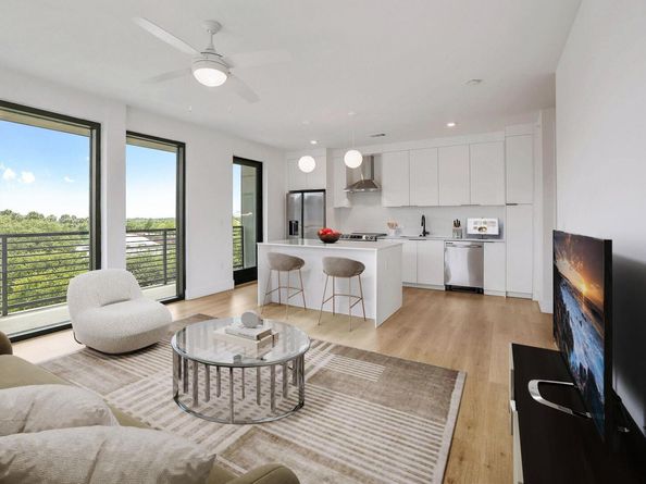 1701 Simond Ave 327, Austin TX 78723