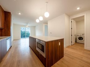 1701 Simond Ave 212, Austin TX 78723