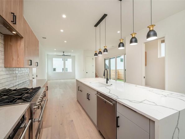 1712 Woodland Ave 1, Austin TX 78741
