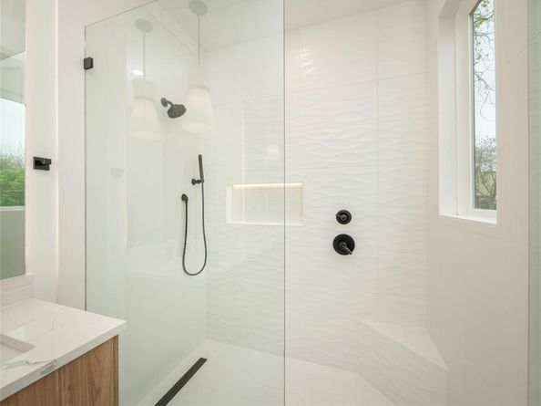 1712 Woodland Ave 1, Austin TX 78741