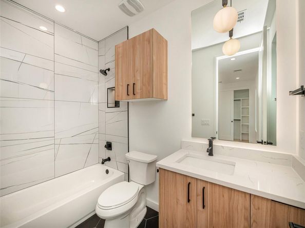 1712 Woodland Ave 1, Austin TX 78741