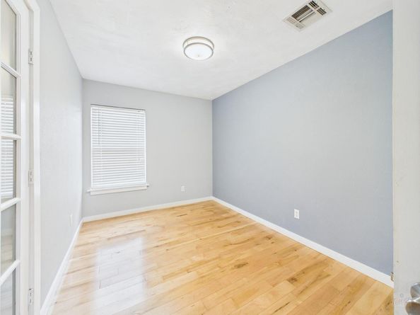 304 E 33rd ST 15, Austin TX 78705