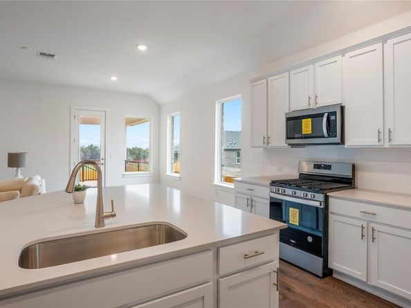 1908 Crooked Creek ST, Leander TX 78641