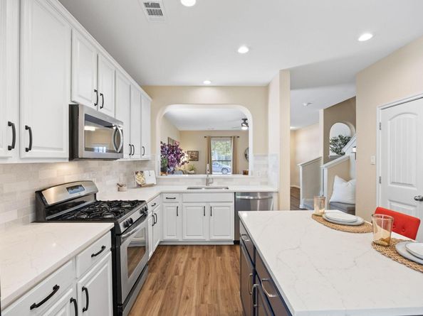 2200 Amur DR, Austin TX 78745
