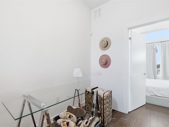 814 N Bluff DR 87, Austin TX 78745