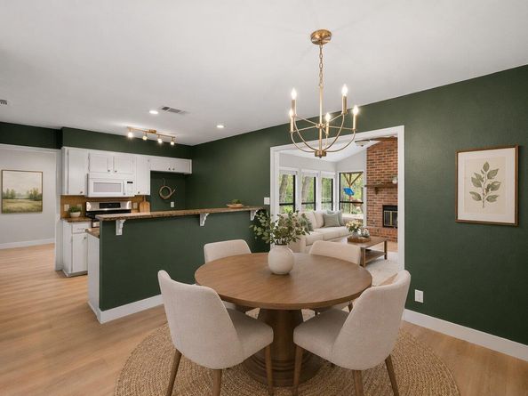 902 Emerald Wood DR, Austin TX 78745