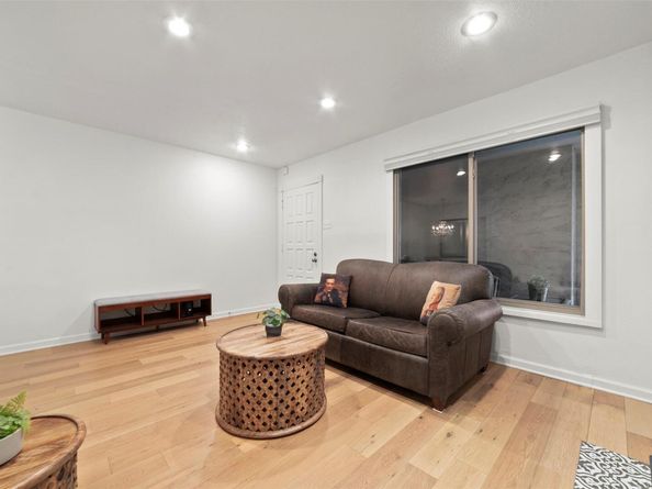 505 W 7th ST 113, Austin TX 78701