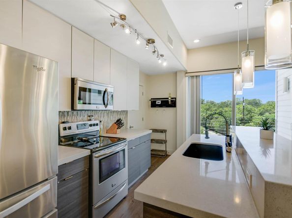 604 N Bluff DR 101, Austin TX 78745