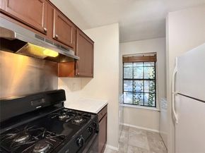 11901 Swearingen DR 13, Austin TX 78758