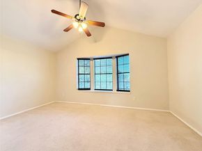 11901 Swearingen DR 13, Austin TX 78758