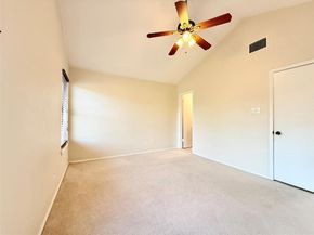 11901 Swearingen DR 13, Austin TX 78758