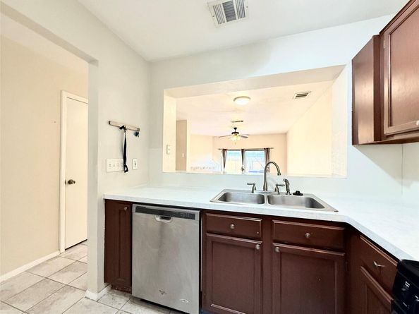 11901 Swearingen DR 13, Austin TX 78758