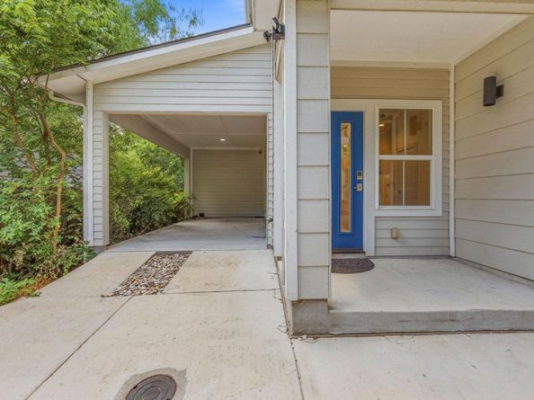 2000 E 18th ST B, Austin TX 78702