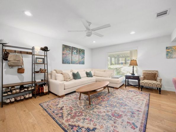 3402 Dolphin DR A, Austin TX 78704