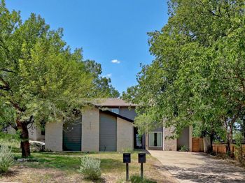 3402 Dolphin DR