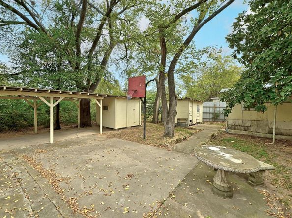 405 Montopolis DR, Austin TX 78741