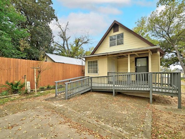 405 Montopolis DR, Austin TX 78741