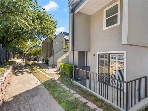 935 La Posada DR 158, Austin TX 78752