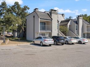 935 La Posada DR 158, Austin TX 78752